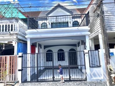 บ้าน - ฉลอง / House - Chalong