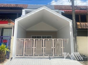 ทาวน์เฮ้าส์ เมือง / ซอย บางชีเหล้า / ตรงข้าม หมู่บ้านพิทักษ์โฮม