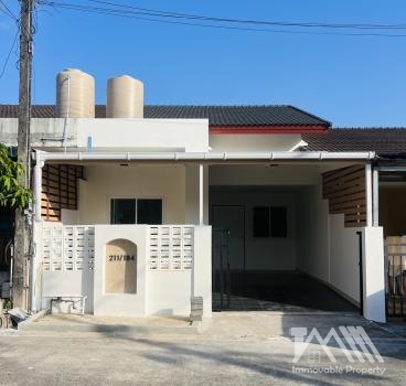 ทาวน์เฮ้าส์ ชั้นเดียว - อนุเสาวรีย์