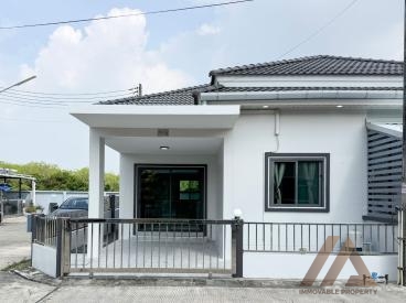 บ้าน - ม่าหนิก / House - Manik