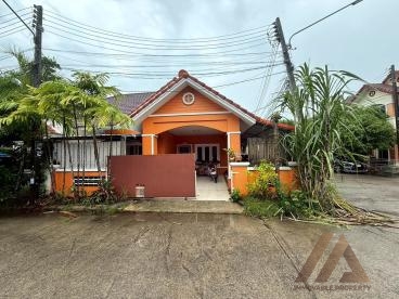 บ้านแฝด ชั้นเดียว - ฉลอง