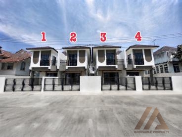 บ้านแฝด 2 ชั้น - ฉลอง
