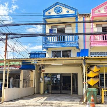 อาคารพาณิชย์ 3 ชั้น - ฉลอง